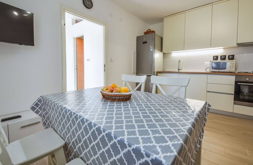 Tribanj Apartment | Cosy apartment for 3 people with A/C, WIFI, TV and parking
