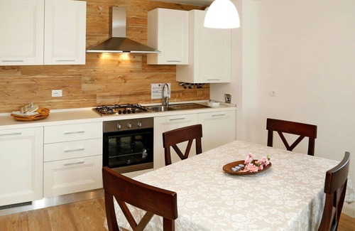 Raveo Apartment | Cosy apartment for 3 people with WIFI, TV, patio and parking