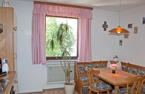Nassereith Apartment | Cosy apartment for 4 guests with WIFI, TV, balcony, panoramic view and parking
