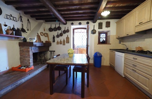 Volterra Apartment | Cosy apartment for 6 guests with pool, WIFI, panoramic view and parking, close to San Gimignano