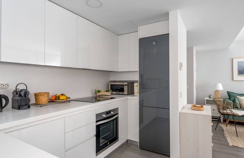 Carretera de Cadiz Apartment | Cosy apartment for 6 people with pool, A/C, WIFI, TV and terrace