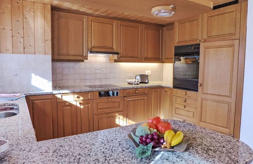 Gadmen Apartment | Cosy apartment for 5 guests with WIFI, TV, patio, pets allowed, panoramic view and parking