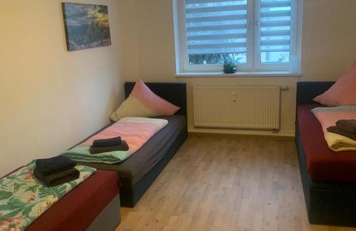 Glauchau Apartment | Cosy Apartment I 5Beds I Near VW