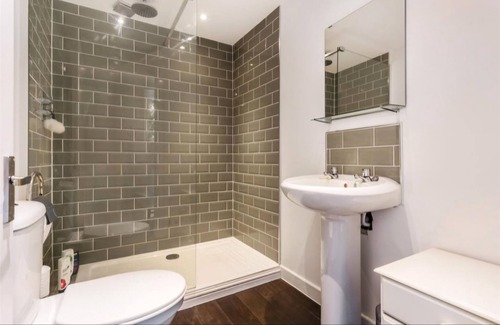 Crawley Apartment | Cosy Apartment in Crawley City Centre