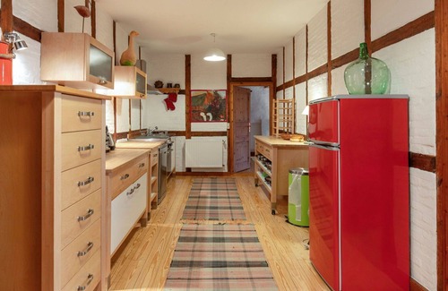 Horne Villa | Cosy apartment in villa for 7 people with WIFI, TV, patio and parking