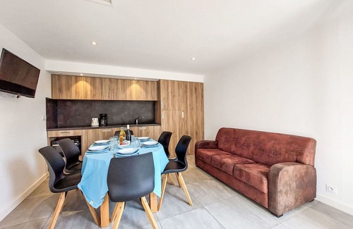 Pleherel-Plage-Vieux-Bourg House | Cosy apartment in villa for 6 people with WIFI, TV, terrace and pets allowed