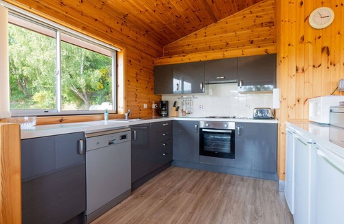 Drumnadrochit House | Cosy apartment in villa for 6 people with WIFI, TV, patio and panoramic view