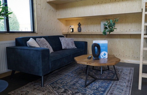 Vleteren House | Cosy apartment in villa for 4 guests with WIFI, TV, terrace and parking