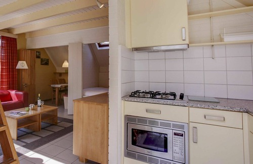 Municipality of Dalfsen House | Cosy apartment in villa for 4 people with WIFI, pool, TV and terrace