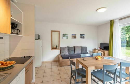 Saumur House | Cosy apartment in villa for 5 guests with internet, pool, TV, terrace, pets allowed and parking