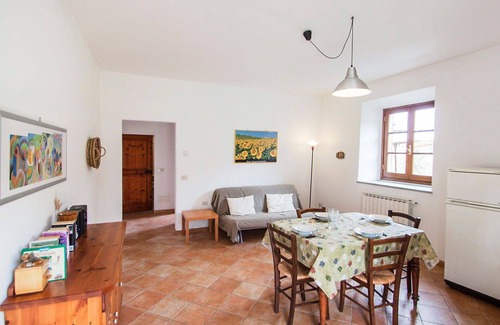 Rufina Villa | Cosy apartment in villa for 4 guests with WIFI, pool, terrace, pets allowed and parking