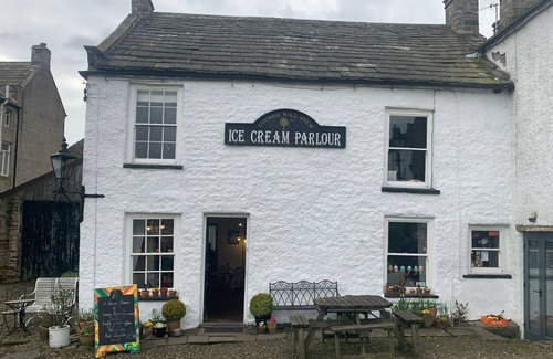 Reeth Apartment | Cosy Apartment With Lovely Views
