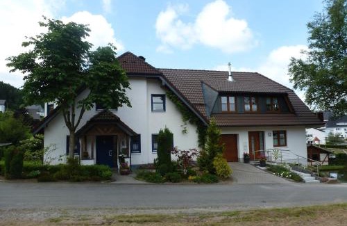 Brachthausen Apartment | Cosy apartment with private garden in Brachthausen in the Sauerland