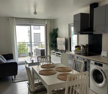 Le Blanc-Mesnil Apartment | Cosy Appartement