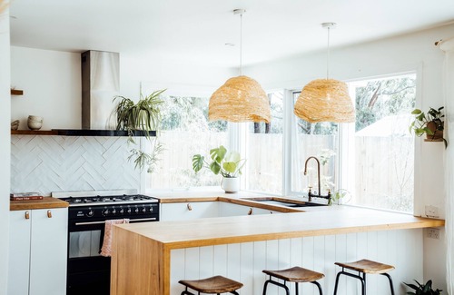 Jan Juc House | Cosy beach shack w/outdoor bath, fire pit, close to surf beach & nature walks