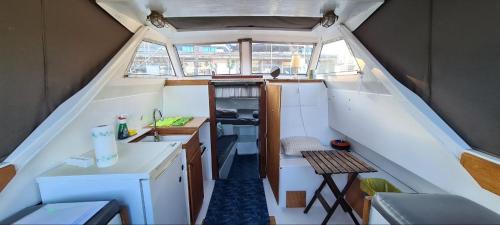 Sant Adria de Besos Boat Rental | COSY BOAT FLAT at BARCELONA BEACH