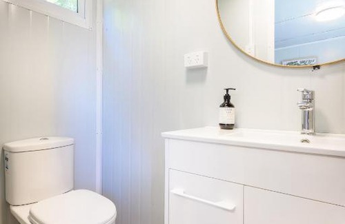 Pukekohe House | Cosy cabin to stay even better than Glamping