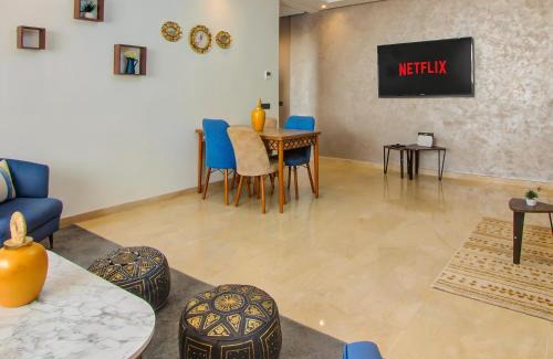 Agadir Bay Apartment | Cosy Central beach home with swimming pool