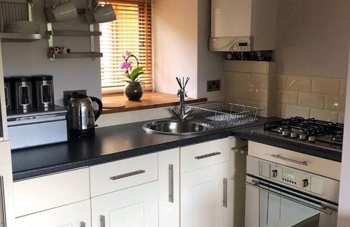 Oxenhope Cottage | Cosy cottage for two with secure parking and EV charging