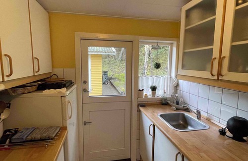 Boderne House | Cosy cottage in forest just 100 m from the beach