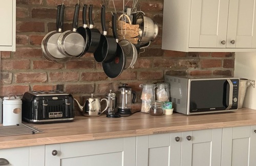 Ozleworth Cottage | Cosy Cottage on the Cotswold Way