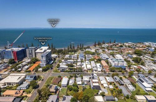 Scarborough House | Cosy Cottage - Scarborough Beach