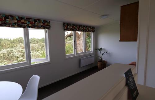 Muriwai Cabin | Cosy cottage with amazing views