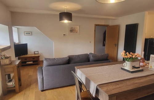 Honiton Cottage | Cosy cottage with private hot tub in east devon