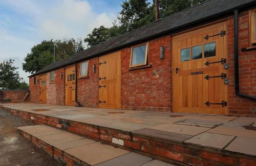 Grafton Regis Apartment | Cosy Countryside retreat - Woody