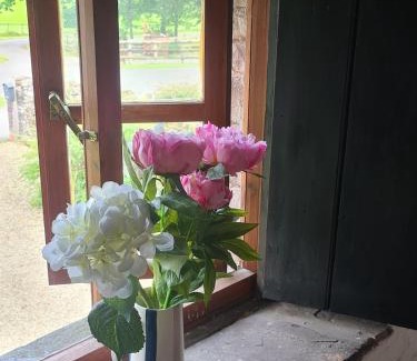 Llanfihangel Tal-y-llyn House | Cosy couples bolthole heart of Brecon Beacons