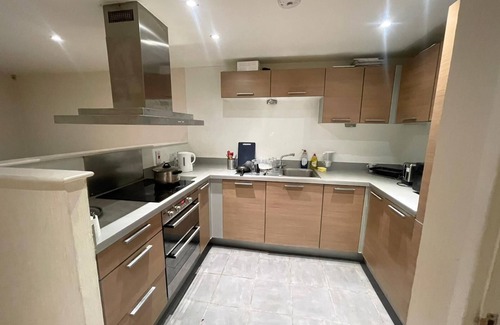 Park Royal Apartment | Cosy Double room - Central LinenCentral Line directly to Oxford Circus