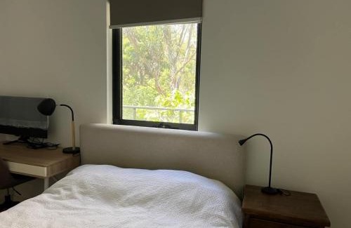Surrey Hills Apartment | Cosy Entire Home Apartment with 3 bedrooms