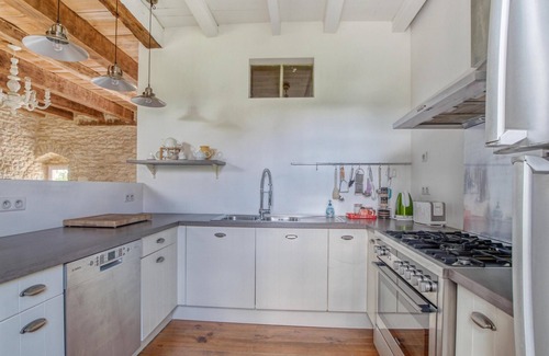 Degagnac House | Cosy family home with a shared pool