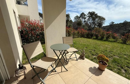 Valbonne Apartment | Cosy flat - Garden - Swimming pool