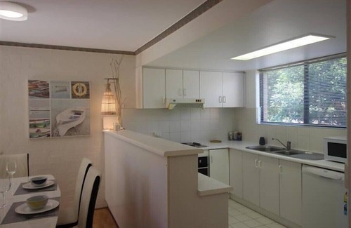 Boomerang Beach Apartment | Cosy ground floor beach side apartment with linen provided