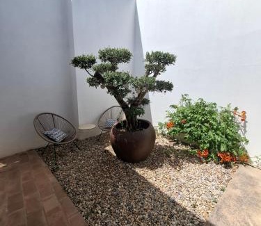 Tunes House | Cosy Guest House - Villa das Alfarrobas