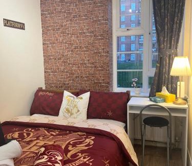 Camden Town Apartment | Cosy Harry Potter Flat in Camden Town, Central London