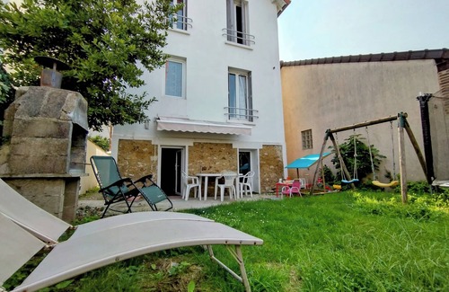 Abbesses House | Cosy house between Paris and Disneyland