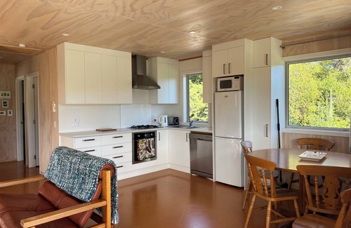 Tasman Cottage | Cosy lifestyle retreat in idyllic Tasman