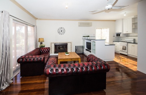 Belmont House | Cosy Lodge Belmont - comfort at value price