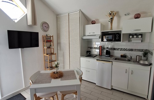 Saint-Paul-de-Varax House | Cosy Maisonette