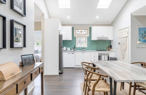 Katoomba House | Cosy Modern Blue Mountains Cottage Katoomba