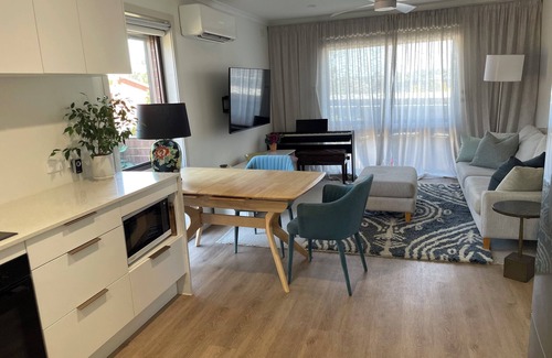 Niddrie Villa | Cosy pad close to airport