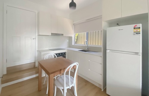 Engadine Apartment | Cosy personal me-space in leafy Engadine close to the Royal National Park.
