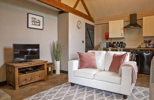 Hopton Cottage | Cosy, Pet-Friendly Cottage with Direct Access to Carsington Water