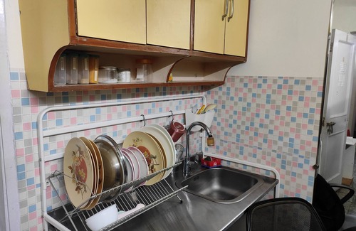 Delhi Apartment | Cosy private room for females in an apartments, 5 mins walk from metro station