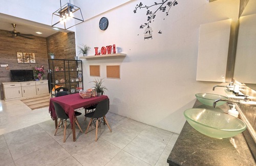 Petaling Jaya House | Cosy & relaxing home opposite Taman Bahagia LRT Station @ PJ SS2