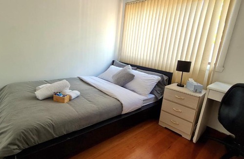 Broadmeadows House | Cosy room close to Melb Airport