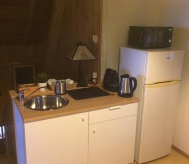 Isaszeg Bed & Breakfast | Cosy rooms on the lake near Budapest and the Airport