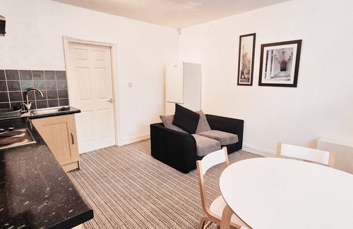 Sneinton Apartment | Cosy S/C Flat Nr Nottingham City